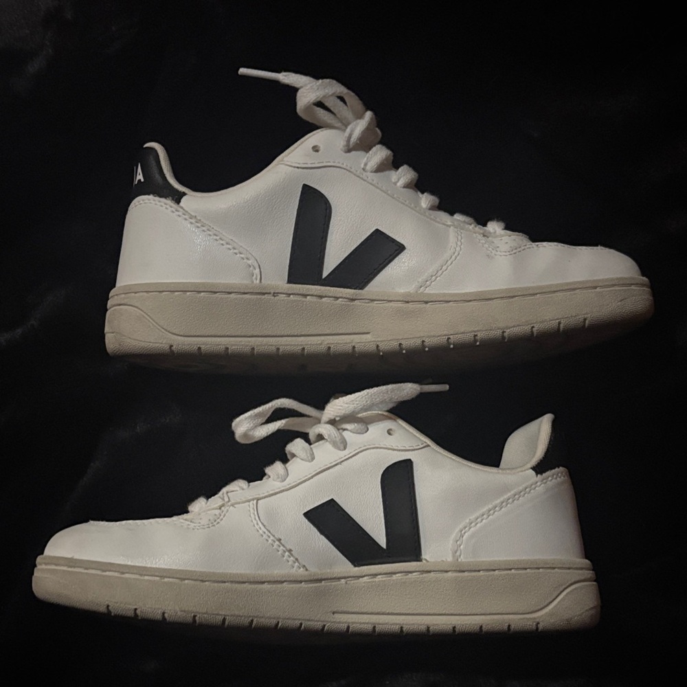 Veja women’s  White and Black Sneakers, size 6